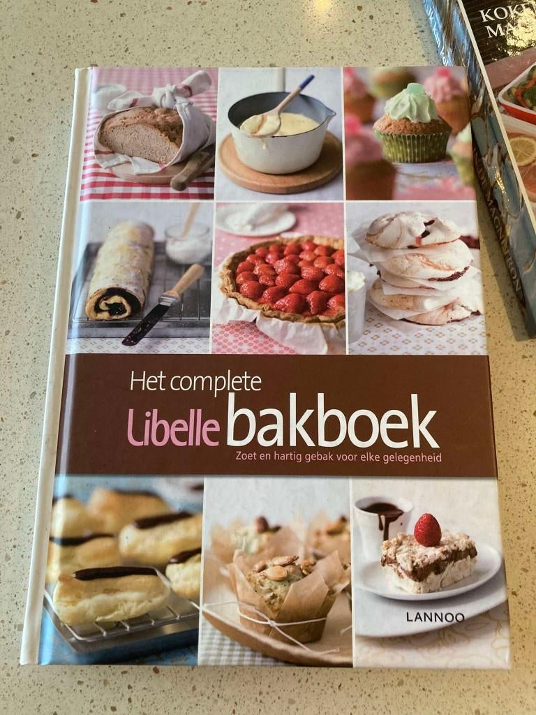 Het complete Libelle bakboek - Lannoo, Ophalen of Verzenden, Zo goed als nieuw, Europa, Taart, Gebak en Desserts