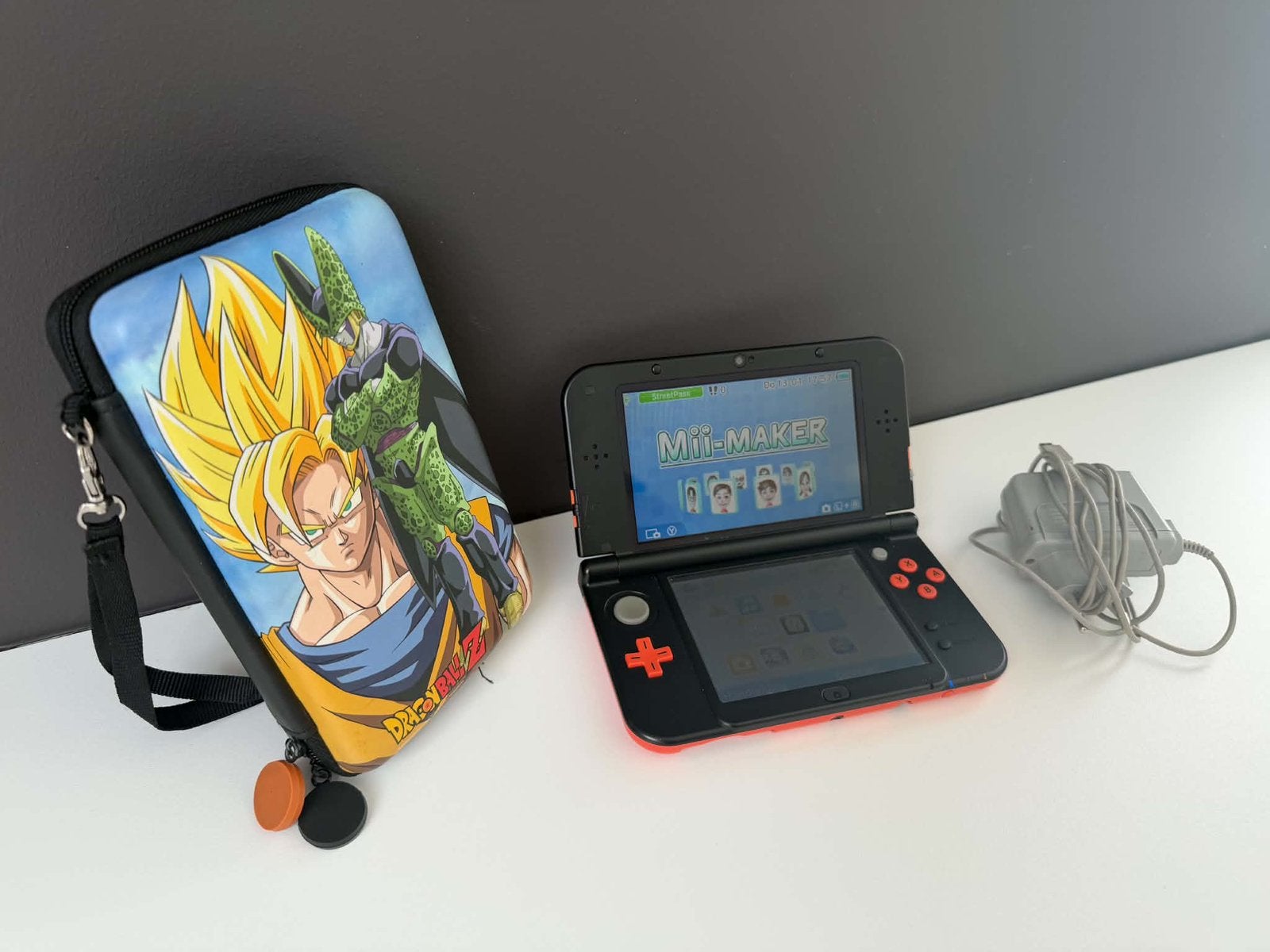 New Nintendo 3DS XL + Dragon Ball Z opberghoes, Ophalen of Verzenden, Zo goed als nieuw, 3DS