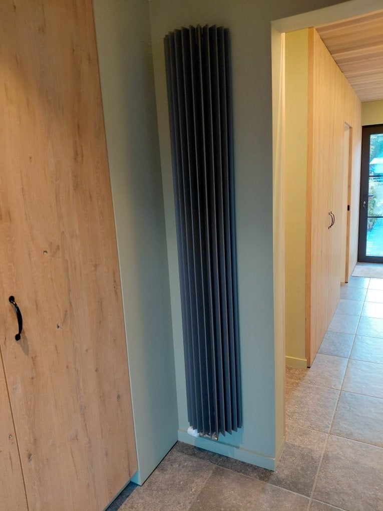 Radiator Iguana Arco, 800 watts ou plus, Moins de 60 cm, Comme neuf, Enlèvement