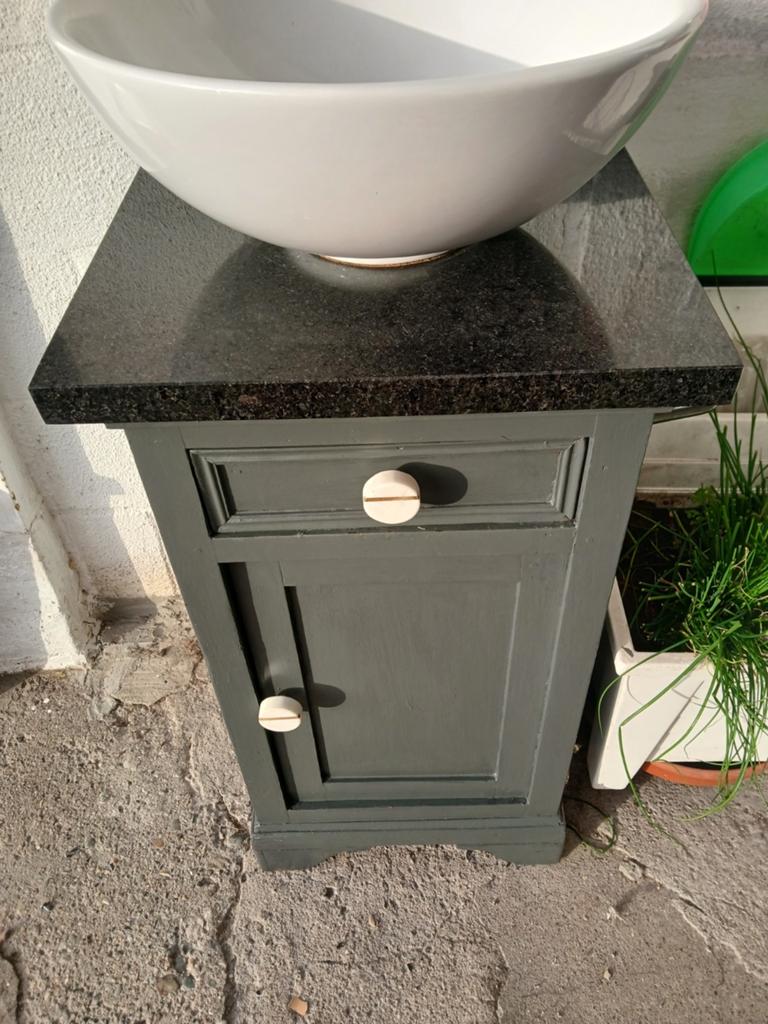 Petit meuble avec vasque imp, Comme neuf