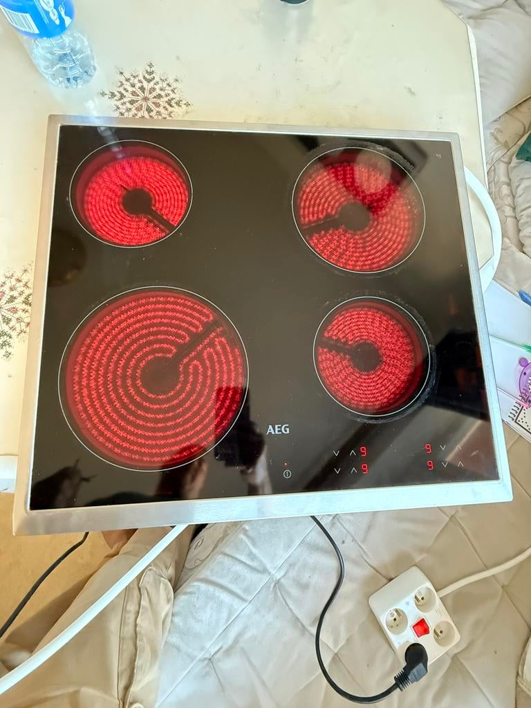 Taque AEG électrique, Electroménager, Enlèvement ou Envoi, Comme neuf, Électrique
