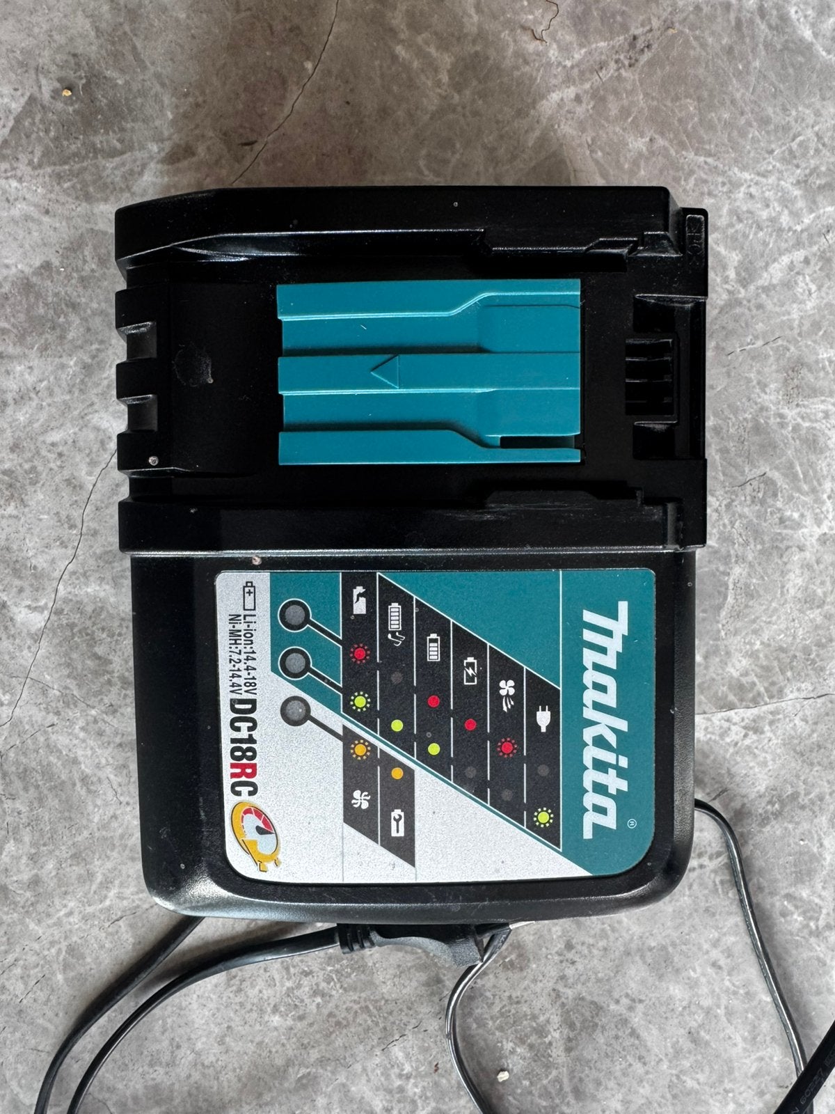 Makita DC18RC Oplader, Ophalen, Zo goed als nieuw