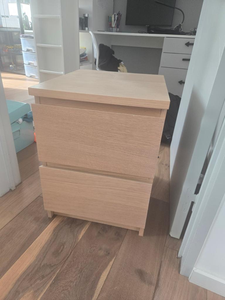 Gratis nachtkastje, Enlèvement