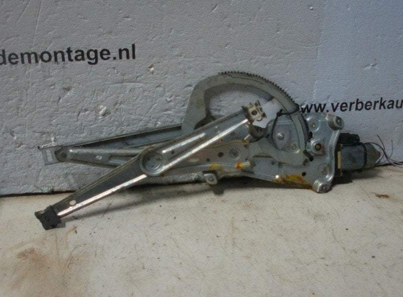 VITRE MECANISME ELECTRIQUE GAUCHE 3 serie Compact (E36 / 5), Utilisé, BMW, Gauche, Petuelring 130
80809  München, DE