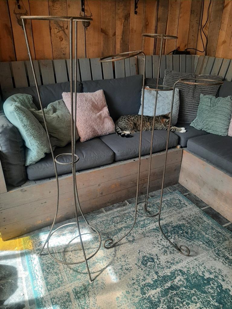 2 plantenstaanders van ijzer, Tuin en Terras, Ophalen