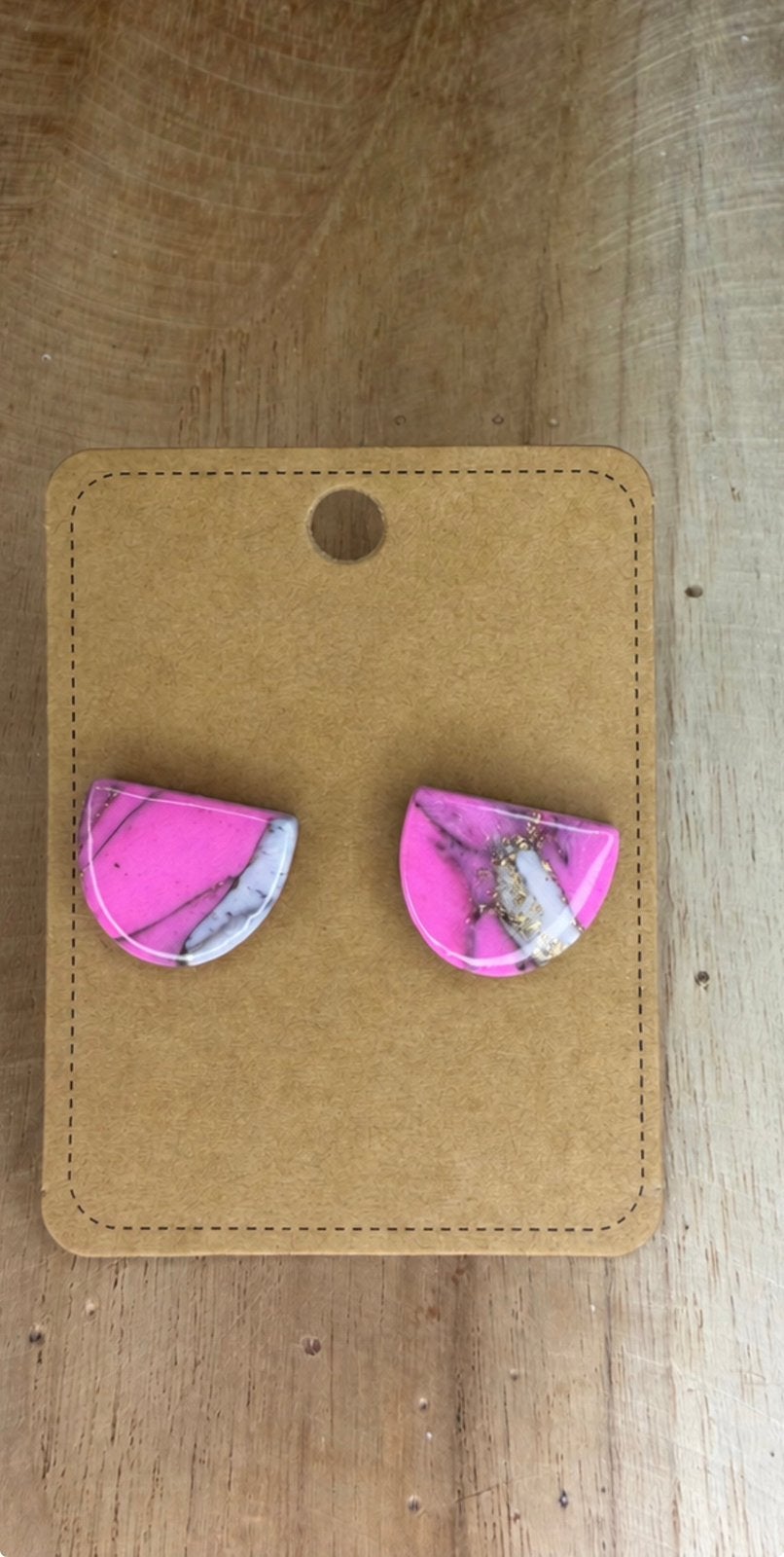 Roze marmerlook oorbellen, Bijoux, Sacs & Beauté, Envoi, Comme neuf, Blanc
