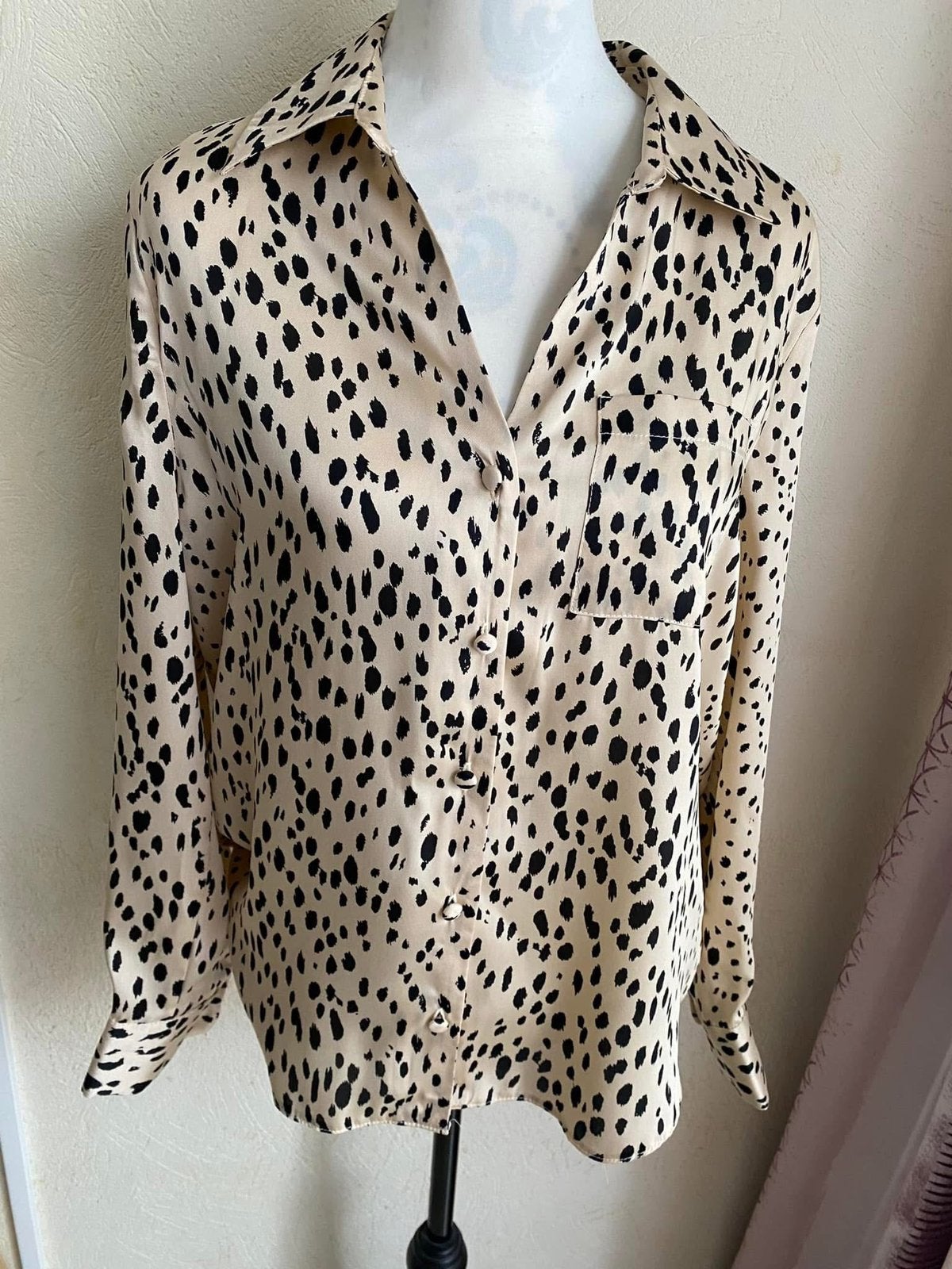 Chemisier satiné motif léopard RIVER ISLAND – Taille 38, Enlèvement ou Envoi, Comme neuf