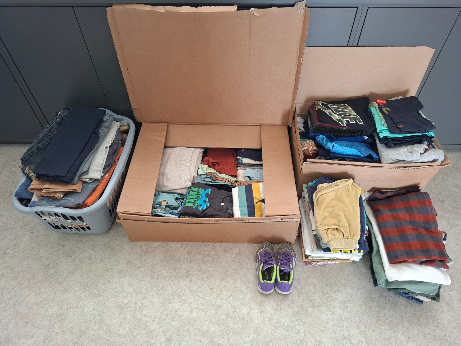 Lot kinderkledij jongen 4j tem 6j oud (+- 250 stuks), Kinderen en Baby's, Ophalen