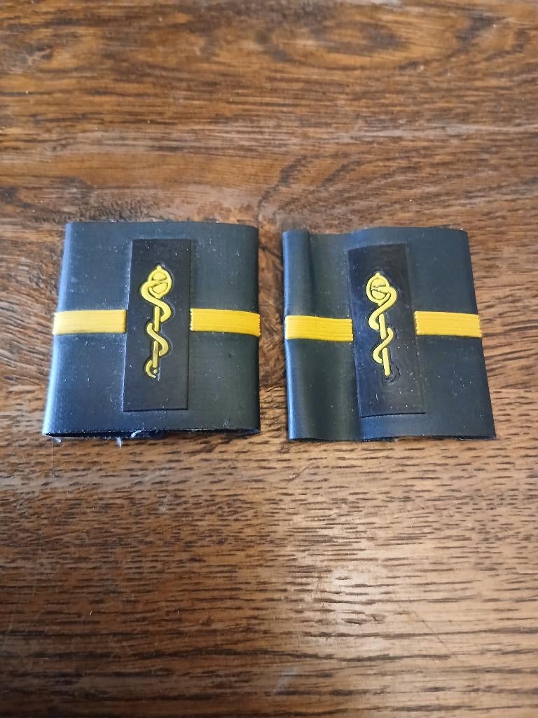 Paire officier service médical, Envoi, Armée de terre, Emblème ou Badge