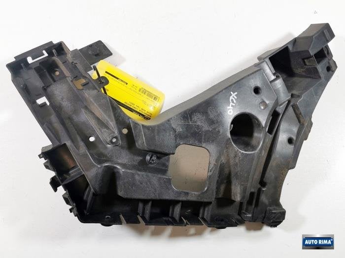 Bumpersteun links-achter van een Volvo XC40, Gebruikt, -, -, Ophalen of Verzenden