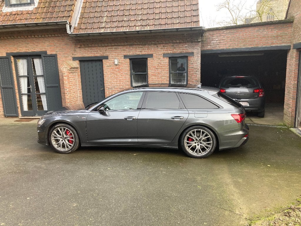 Audi A6 55TFSI e, Argent ou Gris, Entretenue par le concessionnaire, Noir, 5 portes