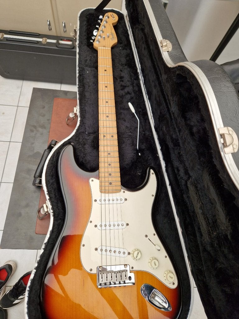 Fender Stratocaster USA 1993 40th Anniversary, Musique & Instruments, Instruments à corde | Guitares | Électriques, Enlèvement