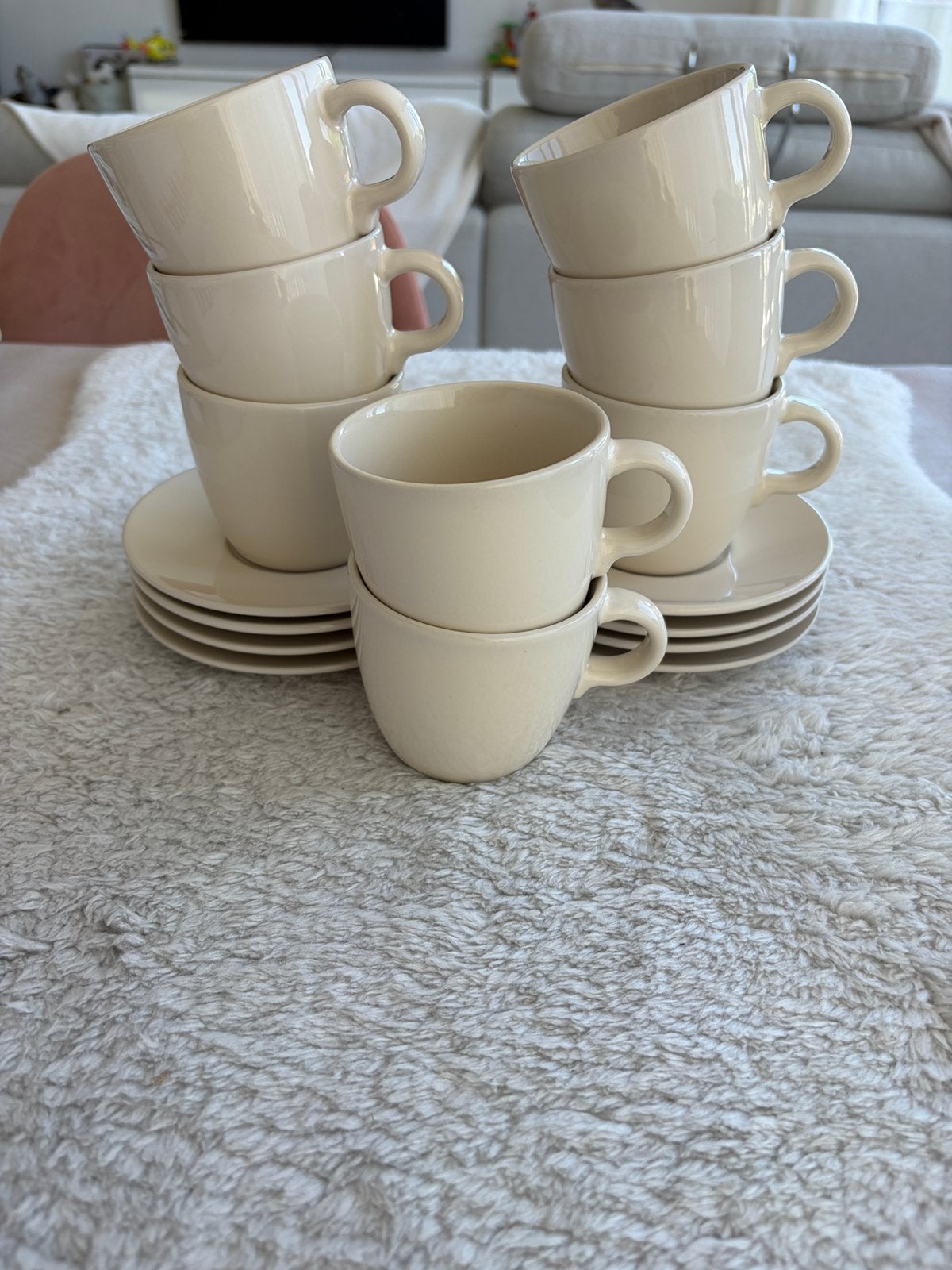 16 delig koffie servies Beige Ikea, Huis en Inrichting, Keuken | Servies, Ophalen of Verzenden, Zo goed als nieuw, Effen, Compleet servies