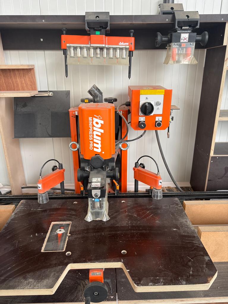 Blum Minipress Pro, Ophalen