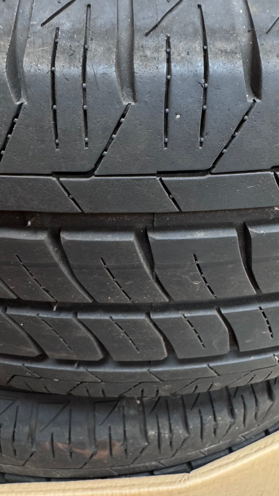4 Seizoensbanden op velg 205/65R16 107/105T, Auto-onderdelen, Banden en Velgen, Ophalen, Gebruikt, Band(en)