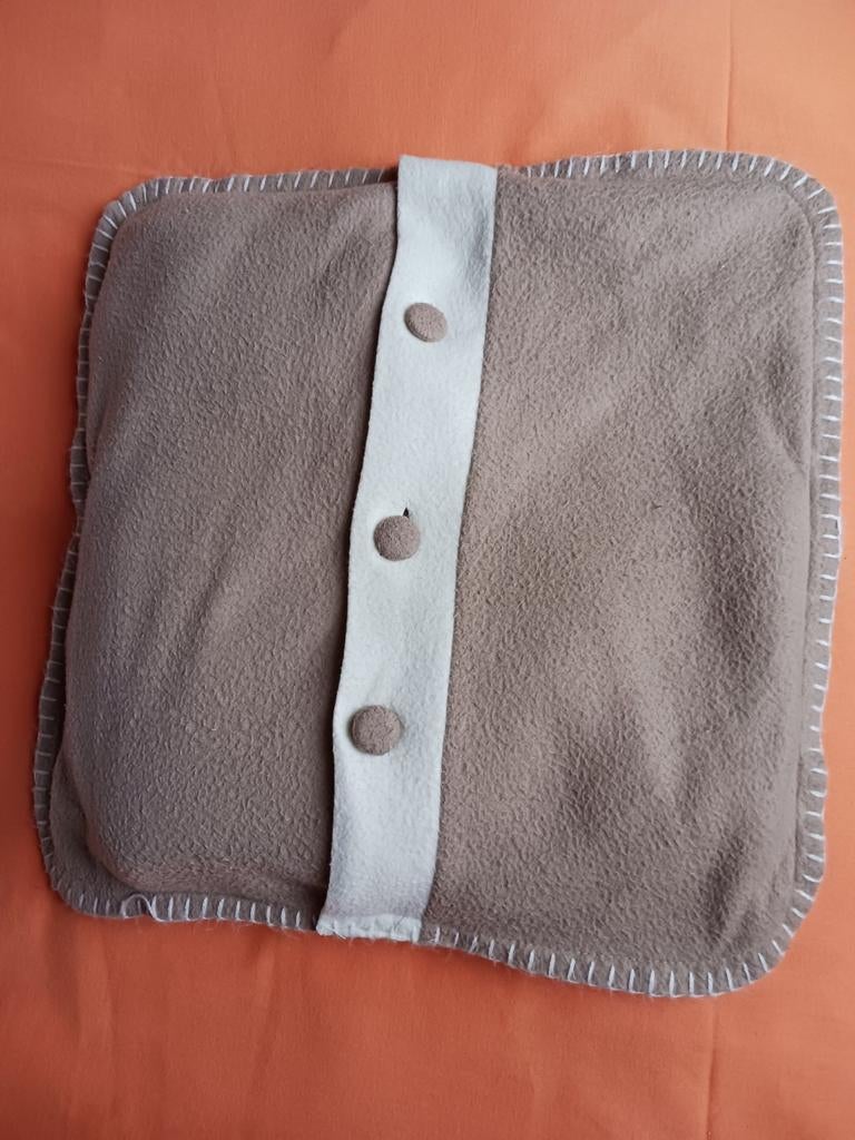 Bruin dekentje in hoes van Damart, Handtassen en Accessoires, Ophalen of Verzenden, Bruin