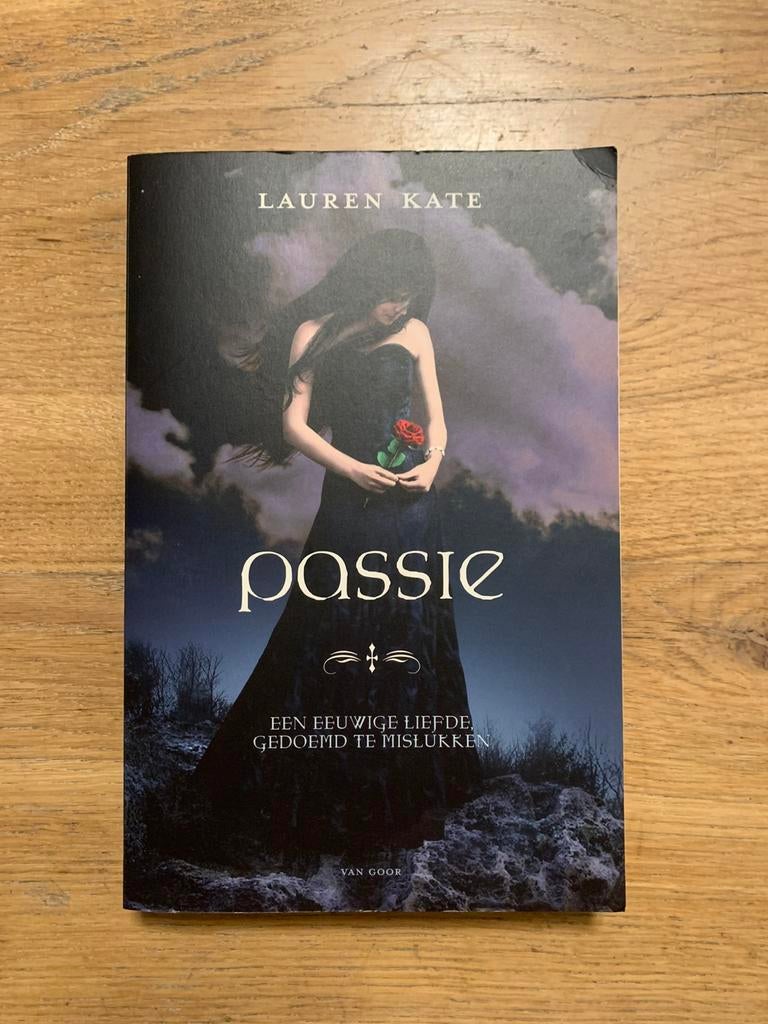 Passie (Fallen) - Lauren Kate, Boeken, Ophalen of Verzenden, Zo goed als nieuw