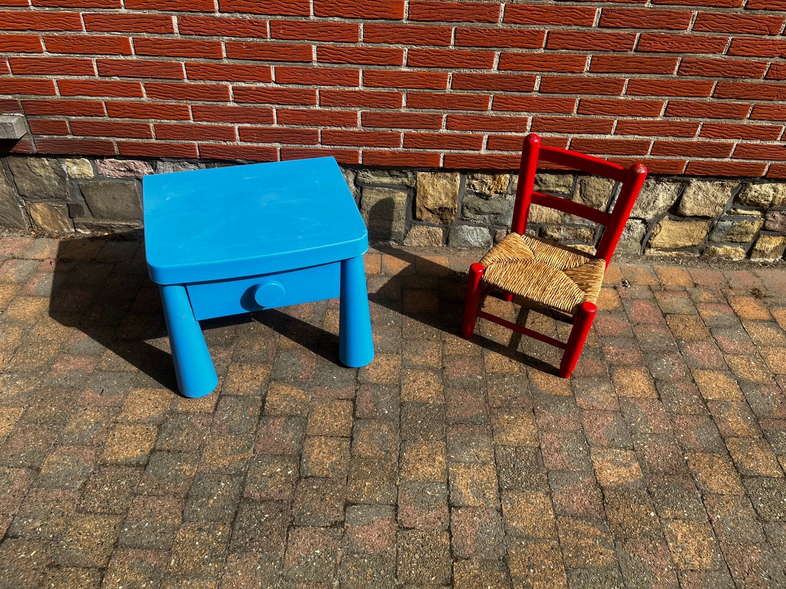Kinder bureau / nachttafel + stoeltje, Enlèvement, Utilisé