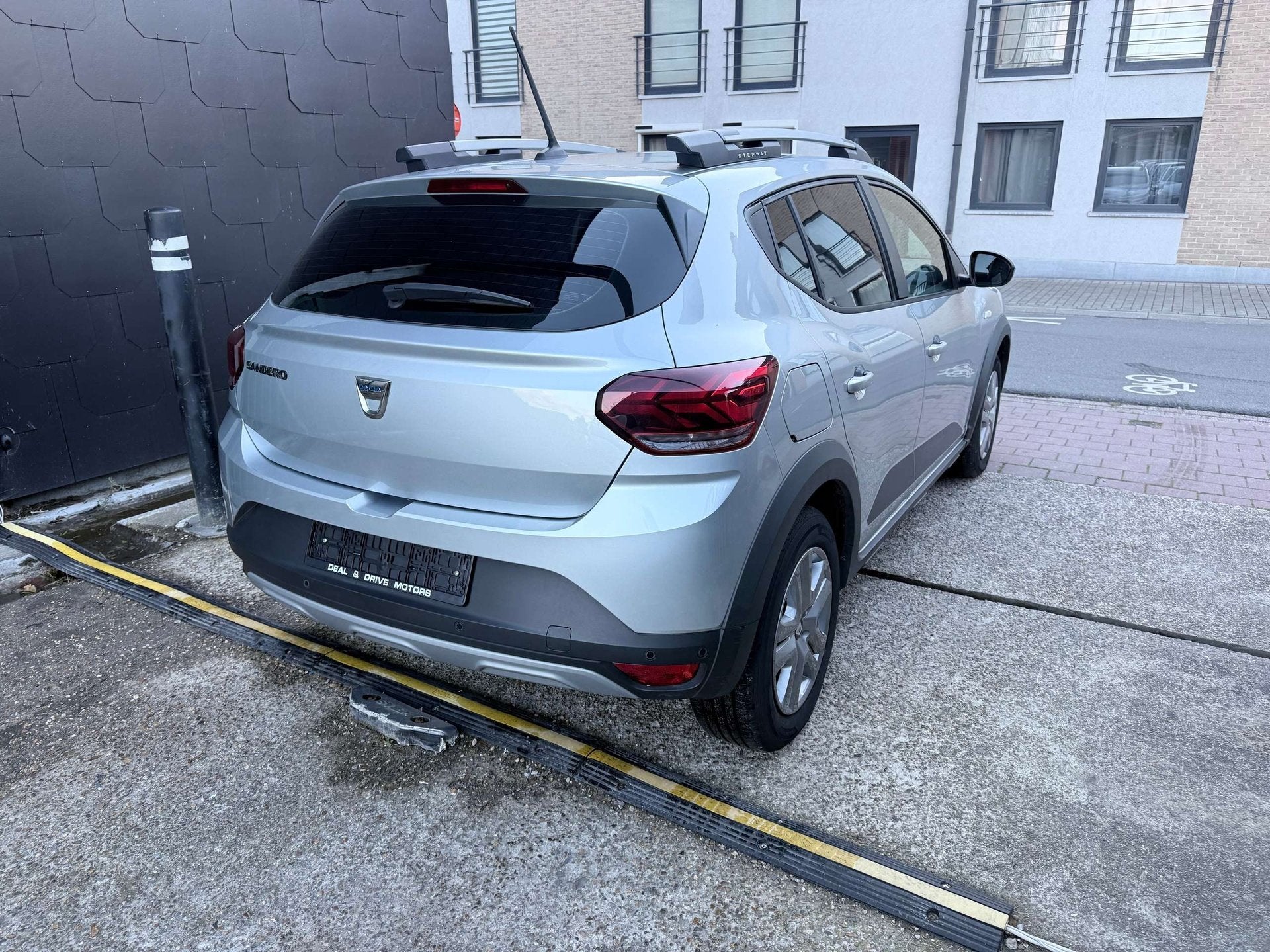 Dacia Sandero Sandero Stepway LPG 1.0 ECO-G Stepway Comfort, Auto's, Dealer onderhouden, Stof, Gebruikt, Bedrijf