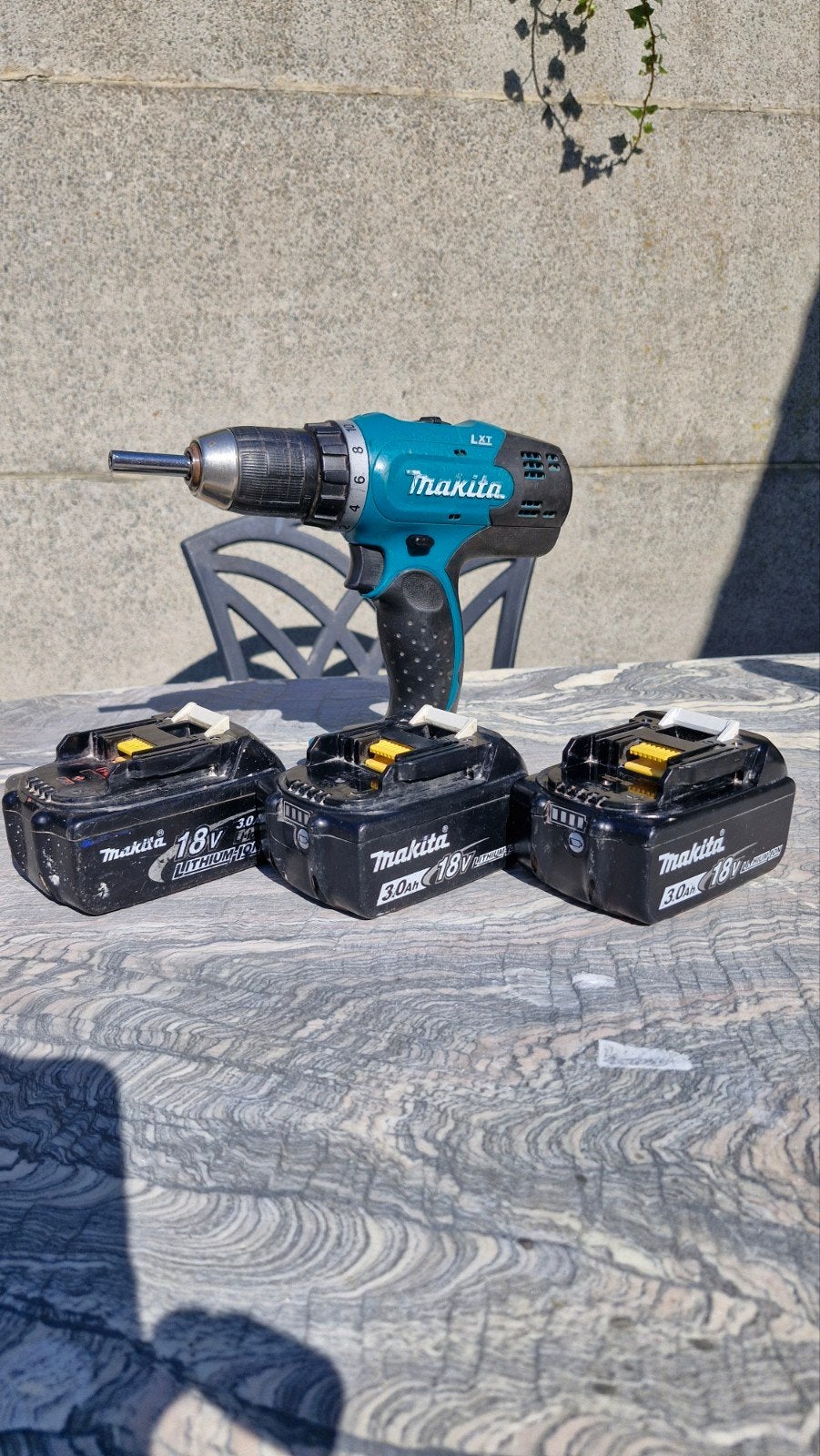 Lot Makita visseuse BDF453 + 3 batteries 3Ah, Bricolage & Construction, Utilisé, Perceuse, Vitesse variable