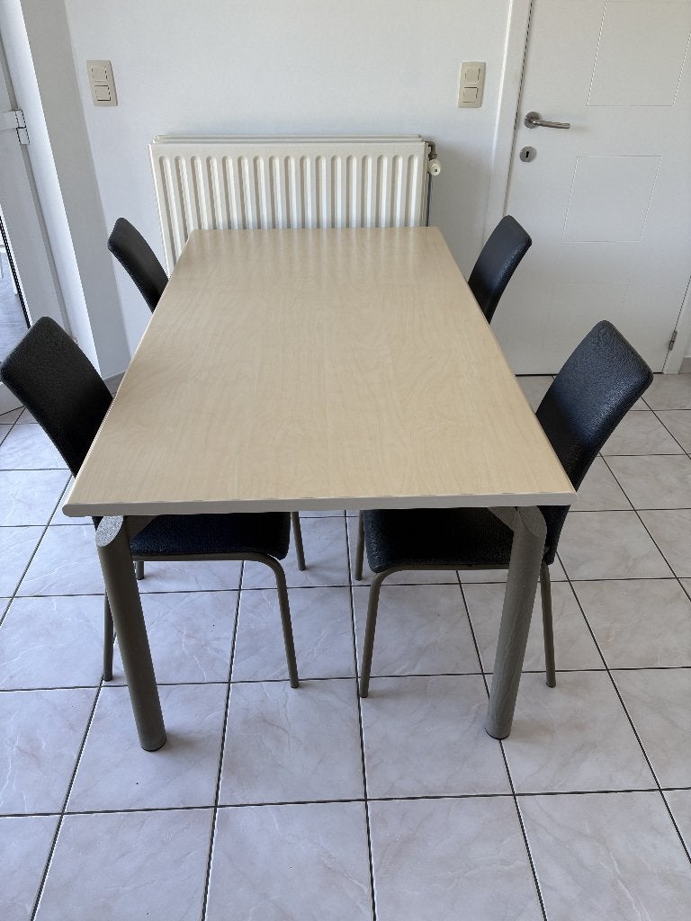 Keukentafel 160 x 90 + 4 stoelen, 50 tot 100 cm, Zo goed als nieuw, Vijf personen of meer, Tijdloos