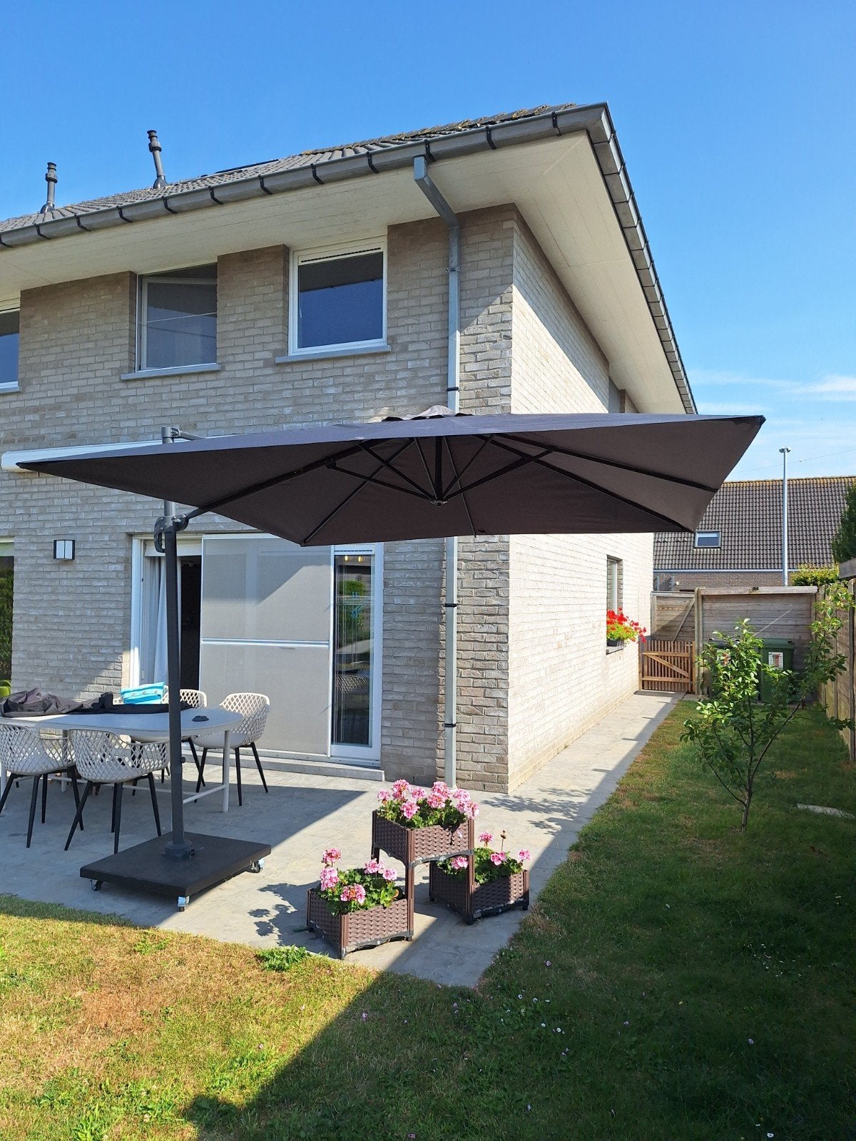 Parapluie mobile sur socle en granit avec 4 roues, Jardin & Terrasse, Enlèvement, Comme neuf