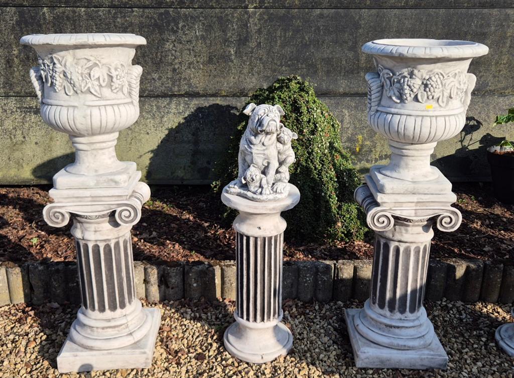 Bloempotten met of zonder zuilen, Tuin en Terras, Tuinbeelden, Ophalen, Nieuw, Beton, Mensenbeeld
