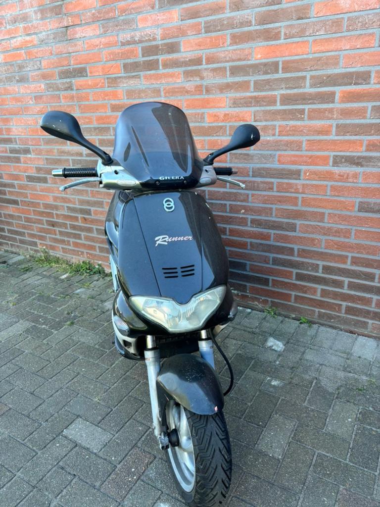 Gilera Runner 180, Ophalen, Zo goed als nieuw, Gilera
