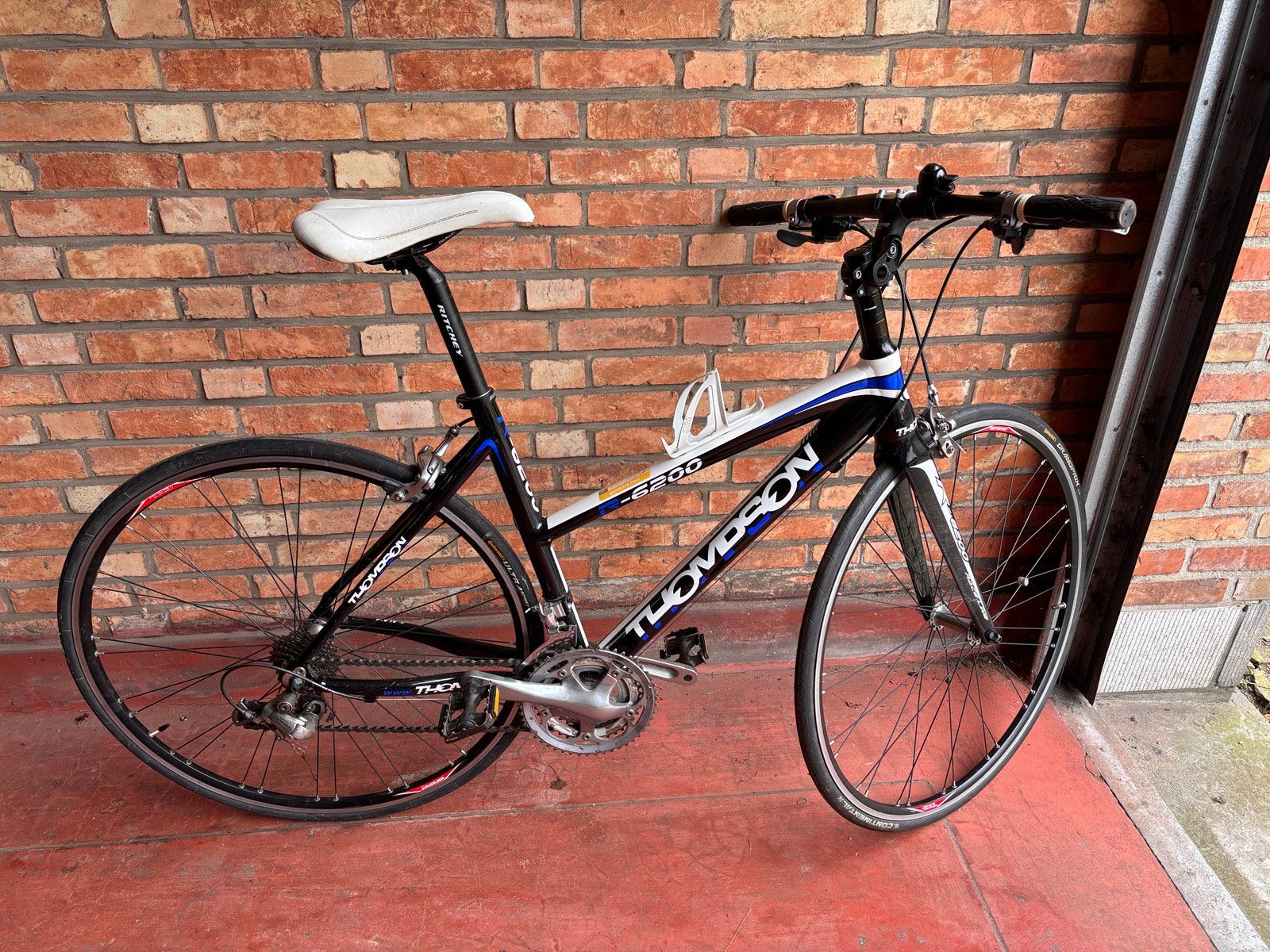 Koersfiets Thompson damesmodel, Vélos & Vélomoteurs, Vélos | Femmes | Vélos de sport & de randonnée, Enlèvement, Utilisé, 28 pouces