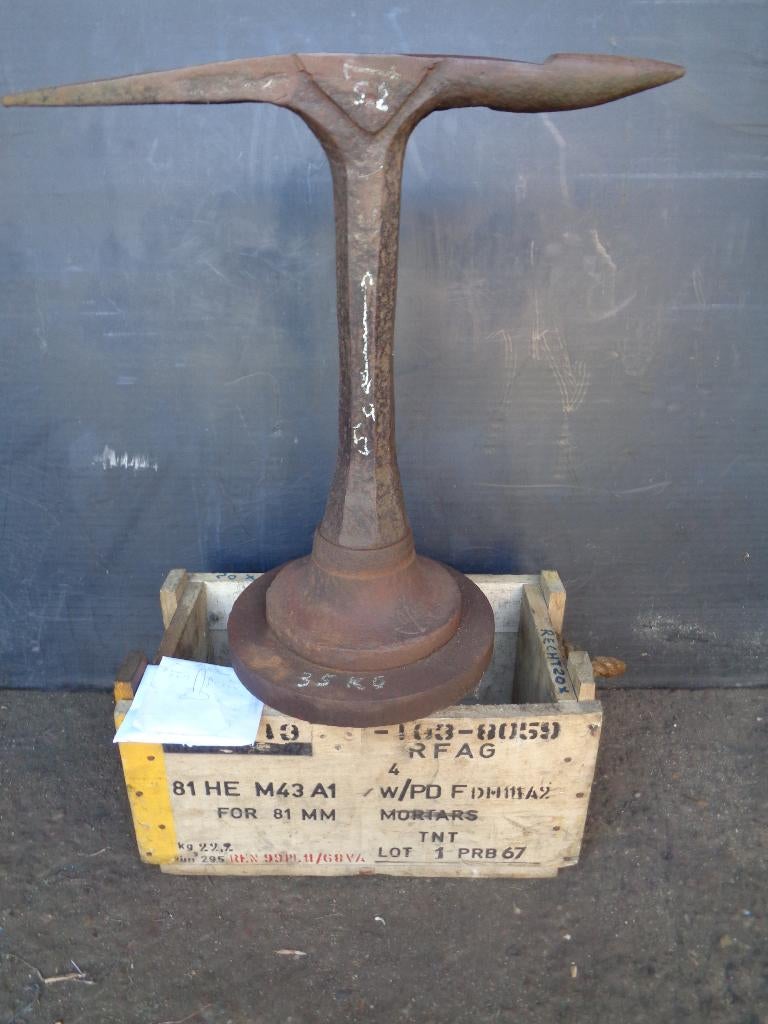 Antiekn zeldzaam scheeps aambeeld 35 kg, Antiek en Kunst, Ophalen
