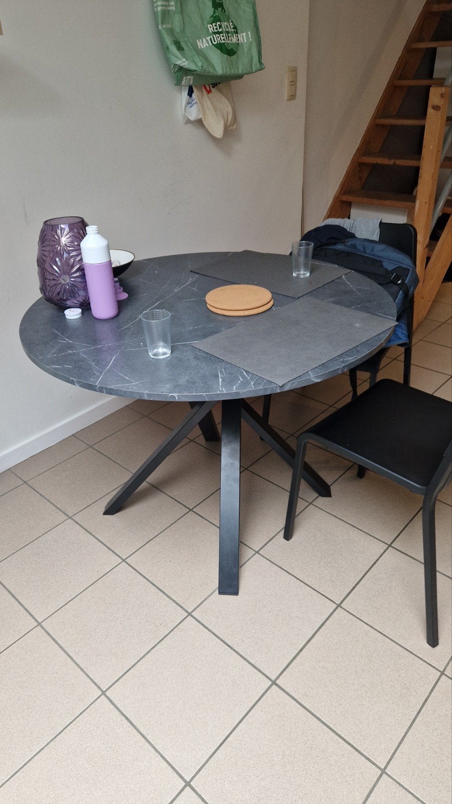 ronde tafel ikea, Enlèvement