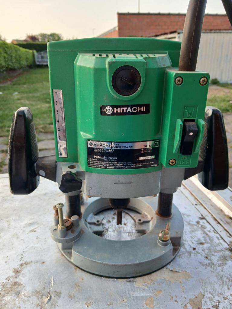 HiTACHI, Doe-het-zelf en Bouw, Gereedschap | Freesmachines, Ophalen, Bovenfrees