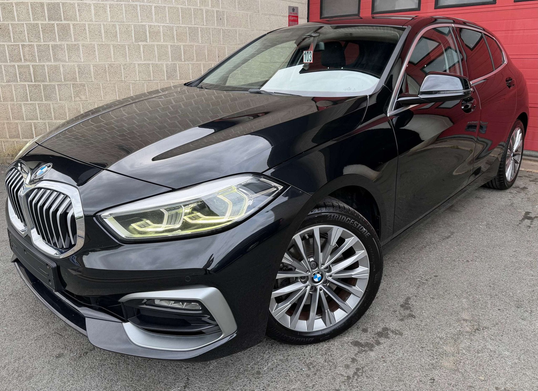 BMW 1 Serie 118 D + NAVI + CAR-PASS + CUIR + XÉNON, 1 Reeks, 4 cilinders, Zwart, Leder