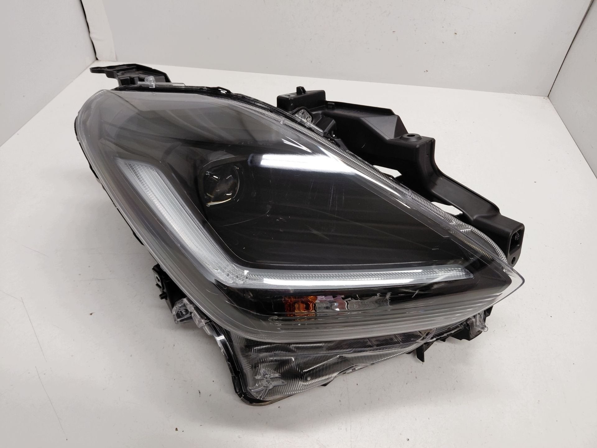 Phare droit Suzuki Swift MK9 Stanley, Info@suzuki.co.jp, Takatsuka-cho, Chuo-ku 300
432-8611  Hamamatsu, Suzuki Motor Corporation
