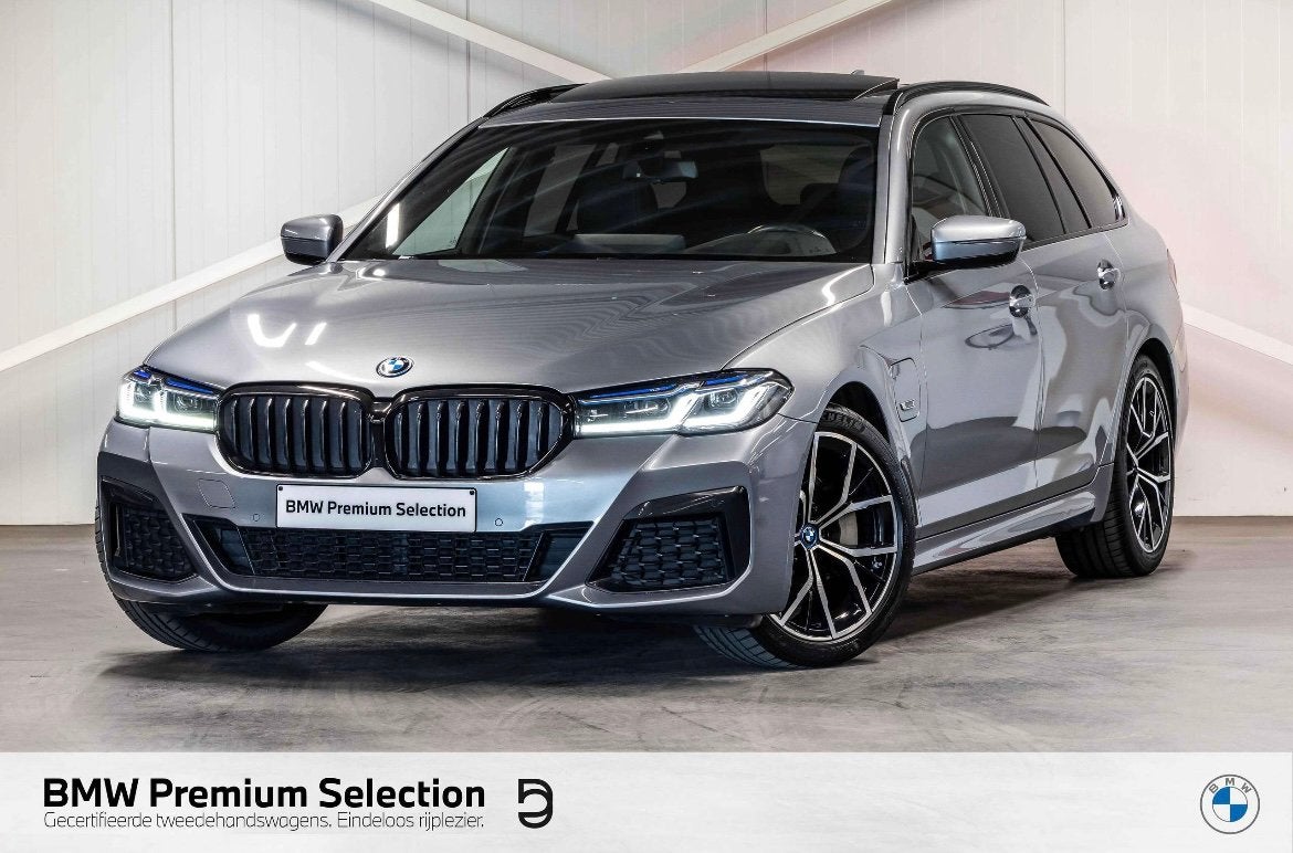 BMW 530e Touring M-Sportpakket Pano Laser BMW Garantie 2029, Autos, Cuir, Euro 6, Ordinateur de bord, 35 g/km