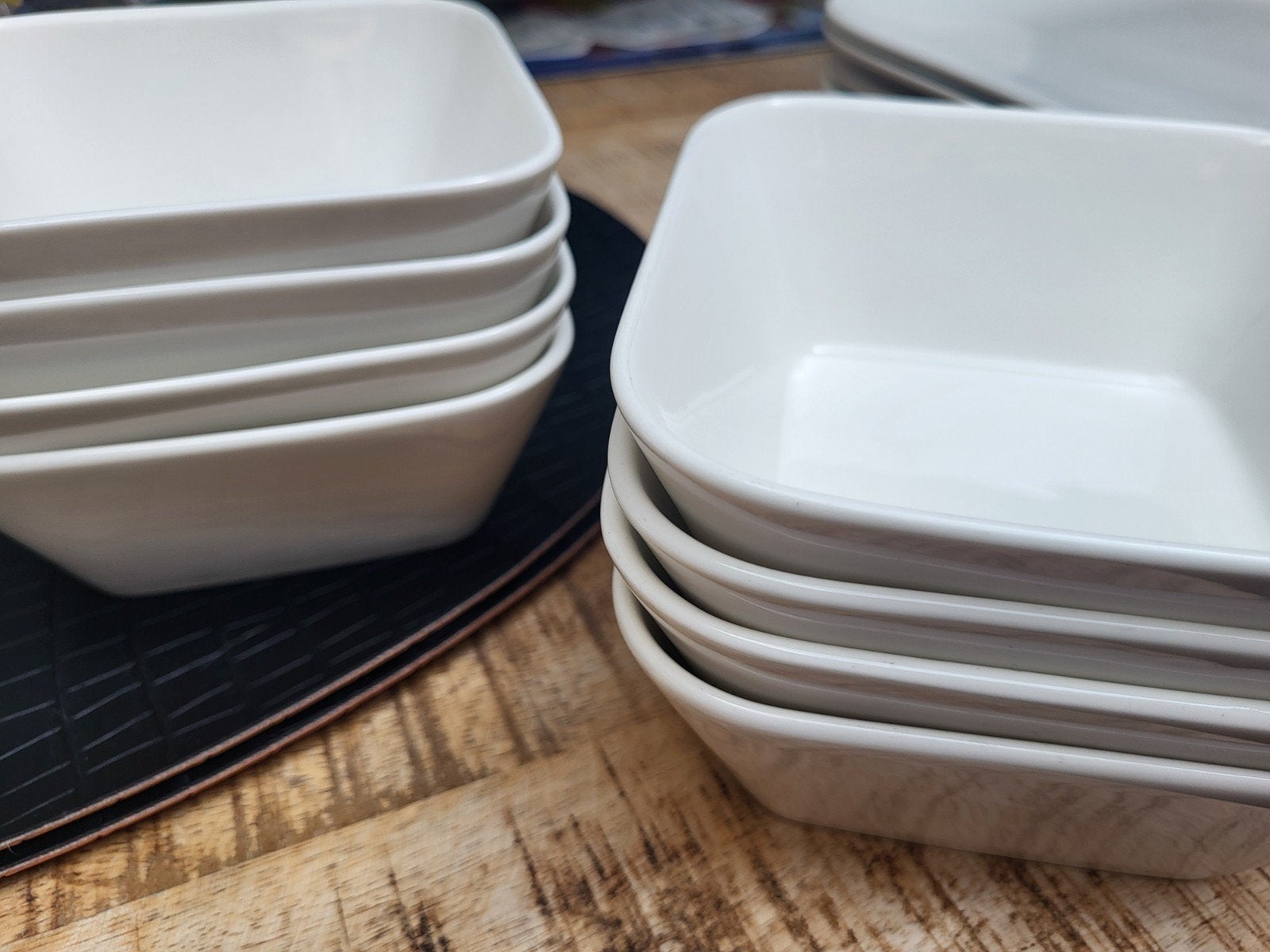 servies en glazen ideaal voor 2 de verblijf, Maison & Meubles, Cuisine | Vaisselle, Enlèvement, Utilisé, Service complet