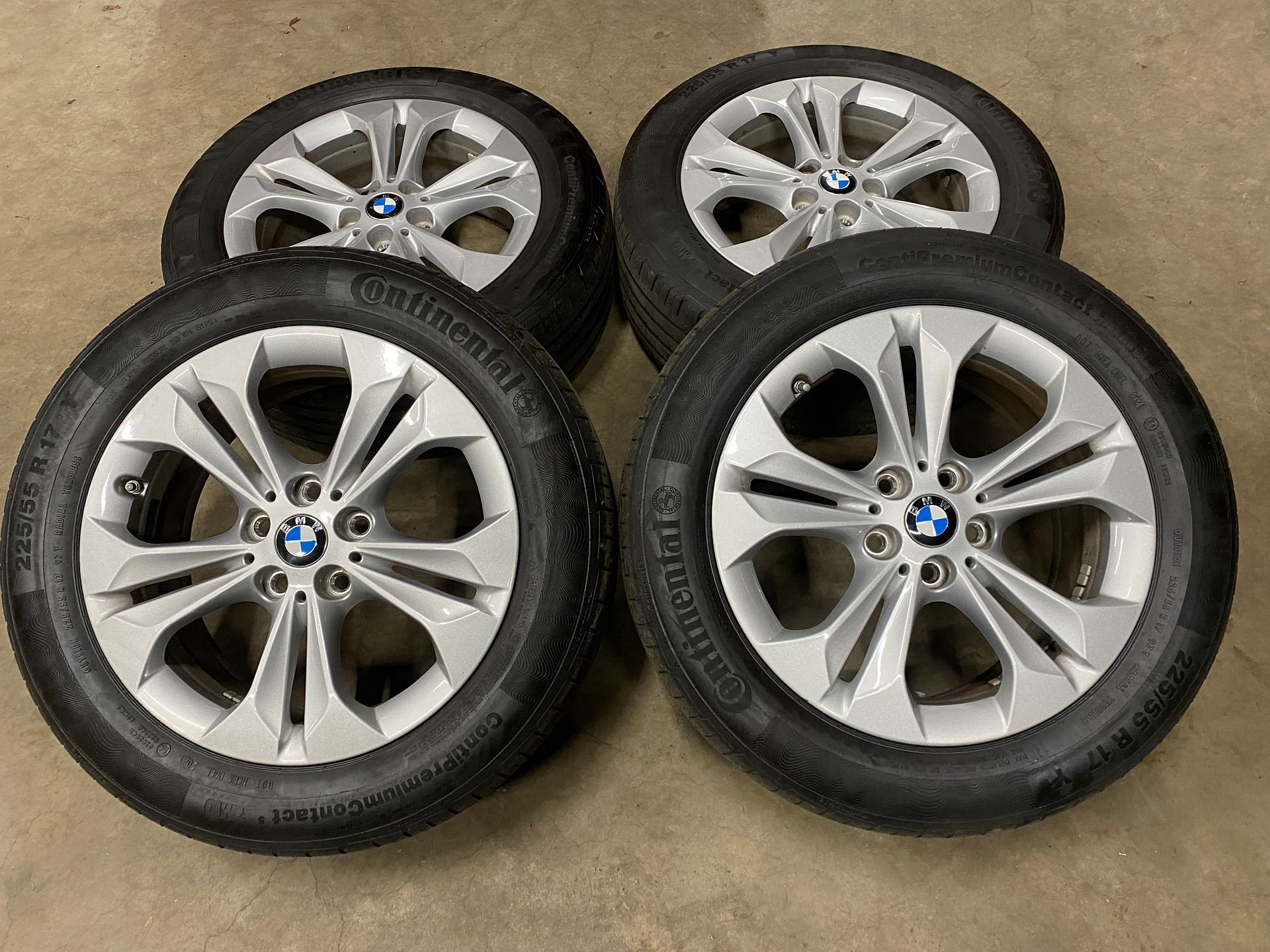 Diversen 17 inch originele velgen + banden BMW X1 X2, Autos : Pièces & Accessoires, Pneus et Jantes, Véhicule de tourisme, -, 17 pouces