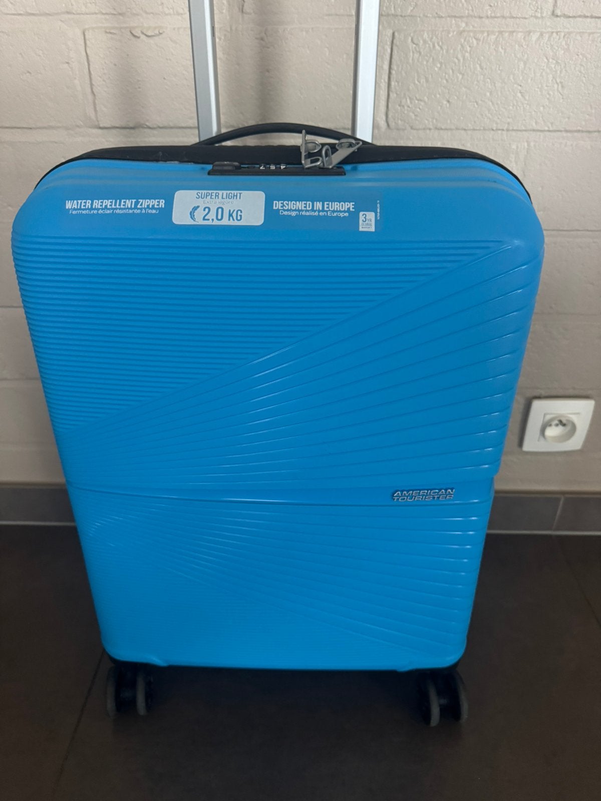 Bagage à main American Tourister neuf !, Enlèvement, Neuf, Plastique dur, Roulettes