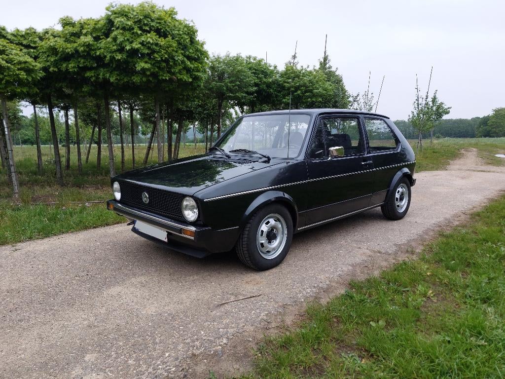 VW Golf Mk1 - 1977, Auto's, Voorwielaandrijving, 4 zetels, Stof, Zwart