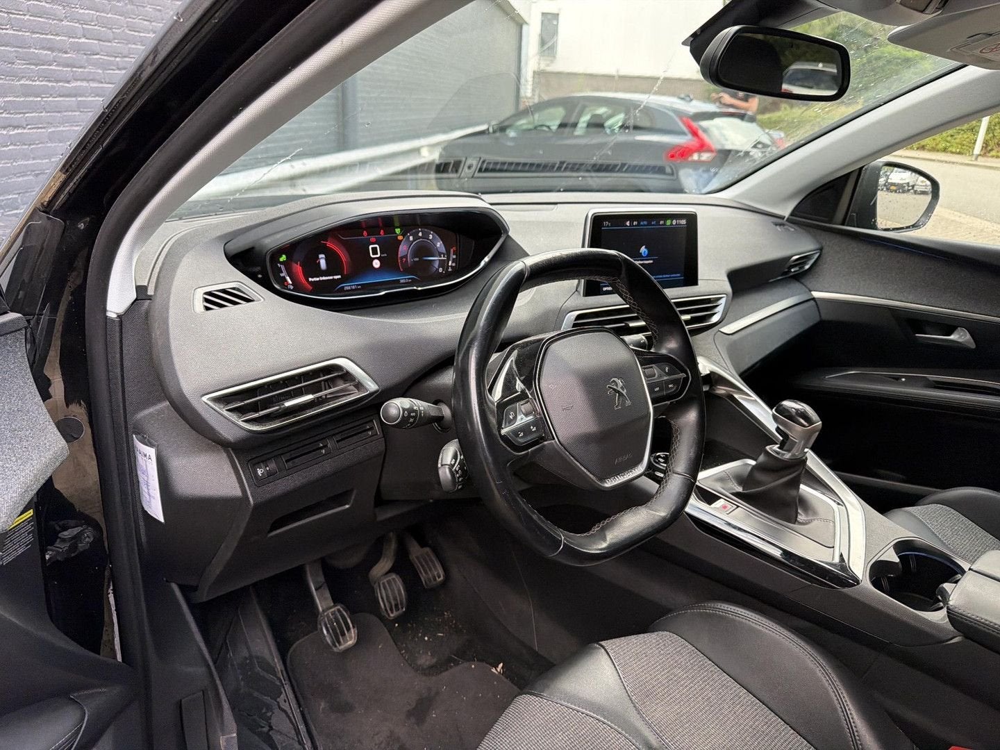Peugeot 3008 1.2 PureTech Crossway | Cruise | Climate | Navi, Auto's, Zwart, Handgeschakeld, SUV of Terreinwagen, Parkeersensor
