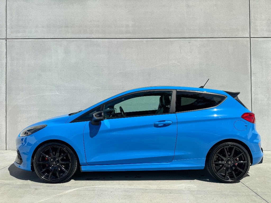 Ford Fiesta ST Ulitimate EDITION, Autos, Ford, Cuir et Alcantara, Achat, Euro 6, Entreprise