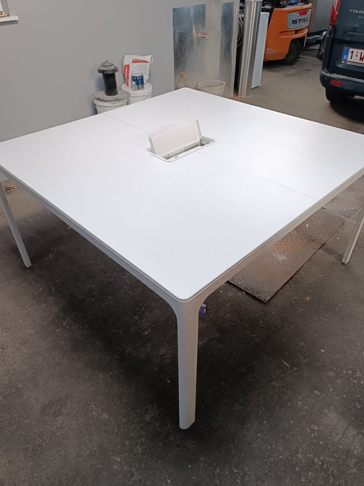 Table Ikea carré, Enlèvement, Table