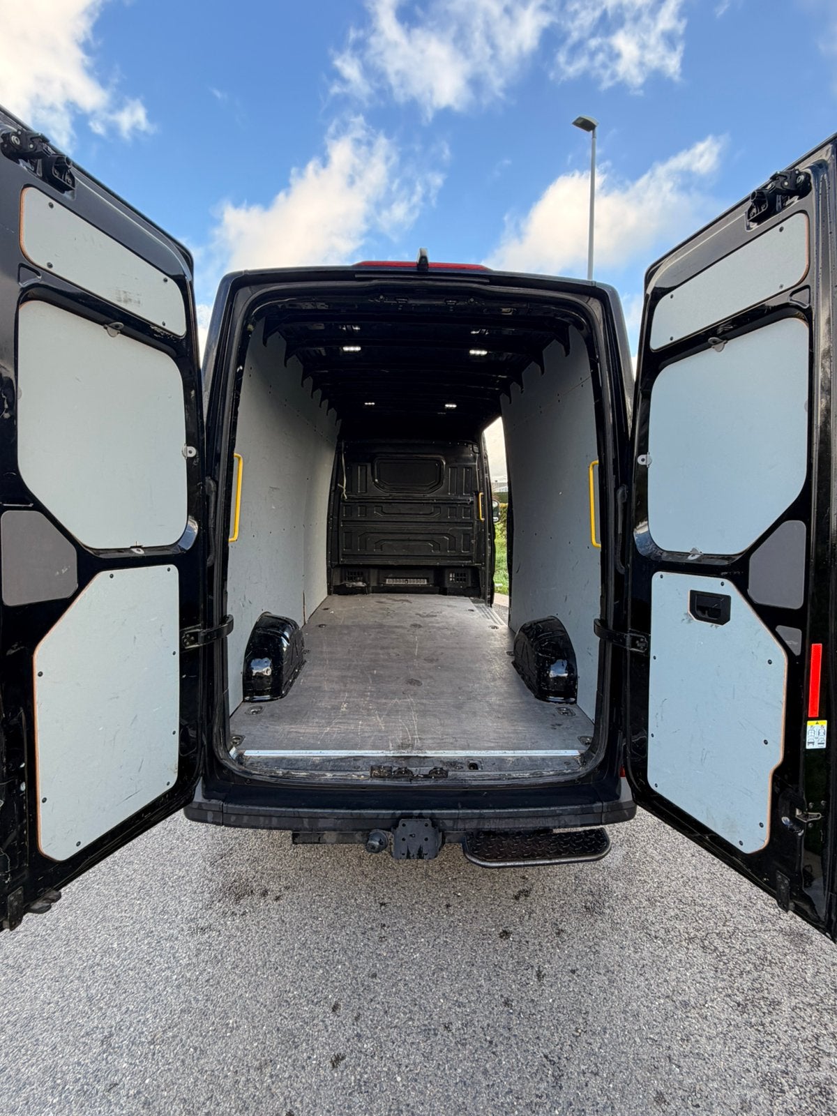 DÉMÉNAGEMENT • TRANSPORT • VIDE MAISON •, Services & Professionnels