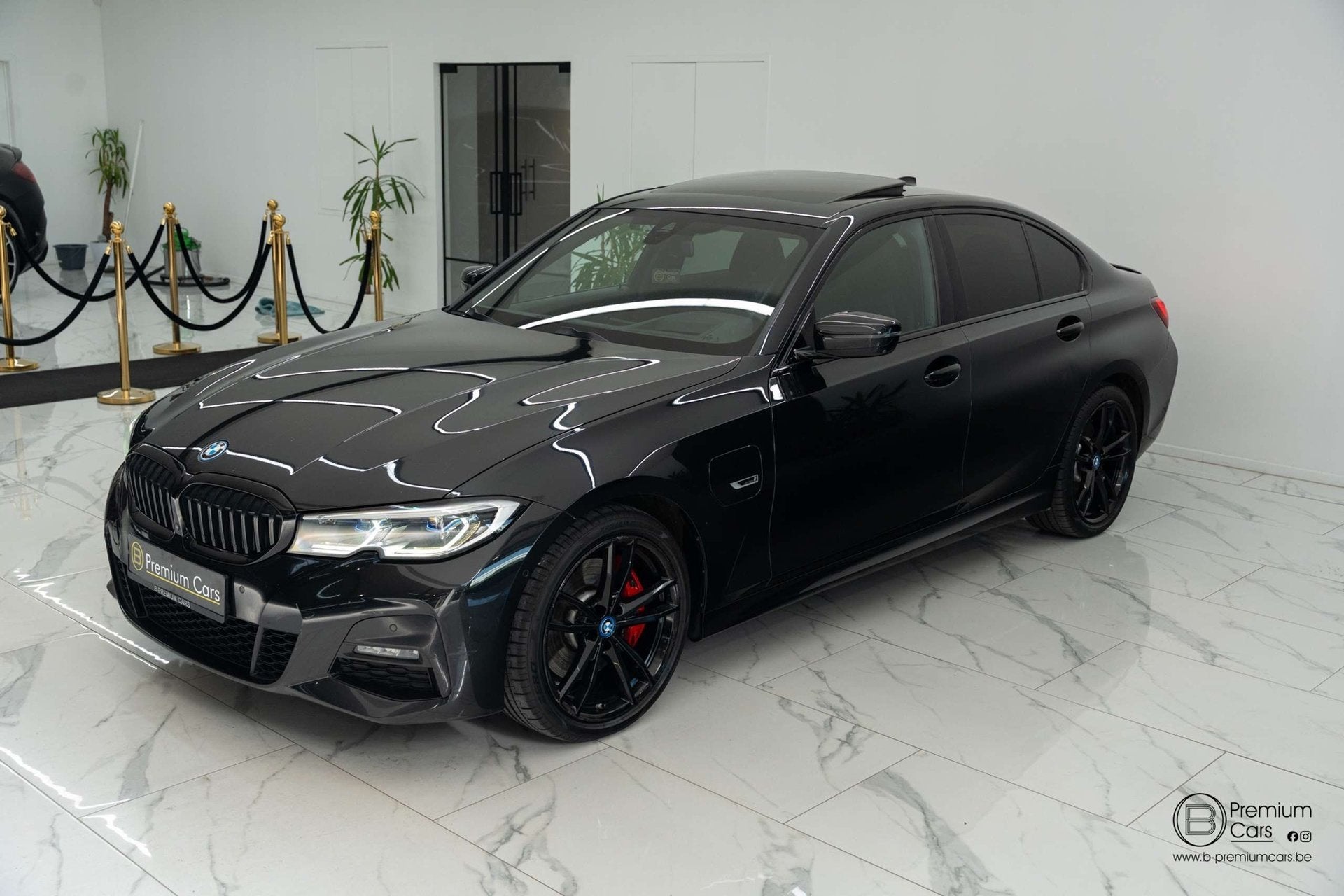 BMW 330 E hybrid M-Pakket! Laser, Pano, Hifi, Full options!, Auto's, BMW, Automaat, 4 cilinders, Zwart, Bedrijf