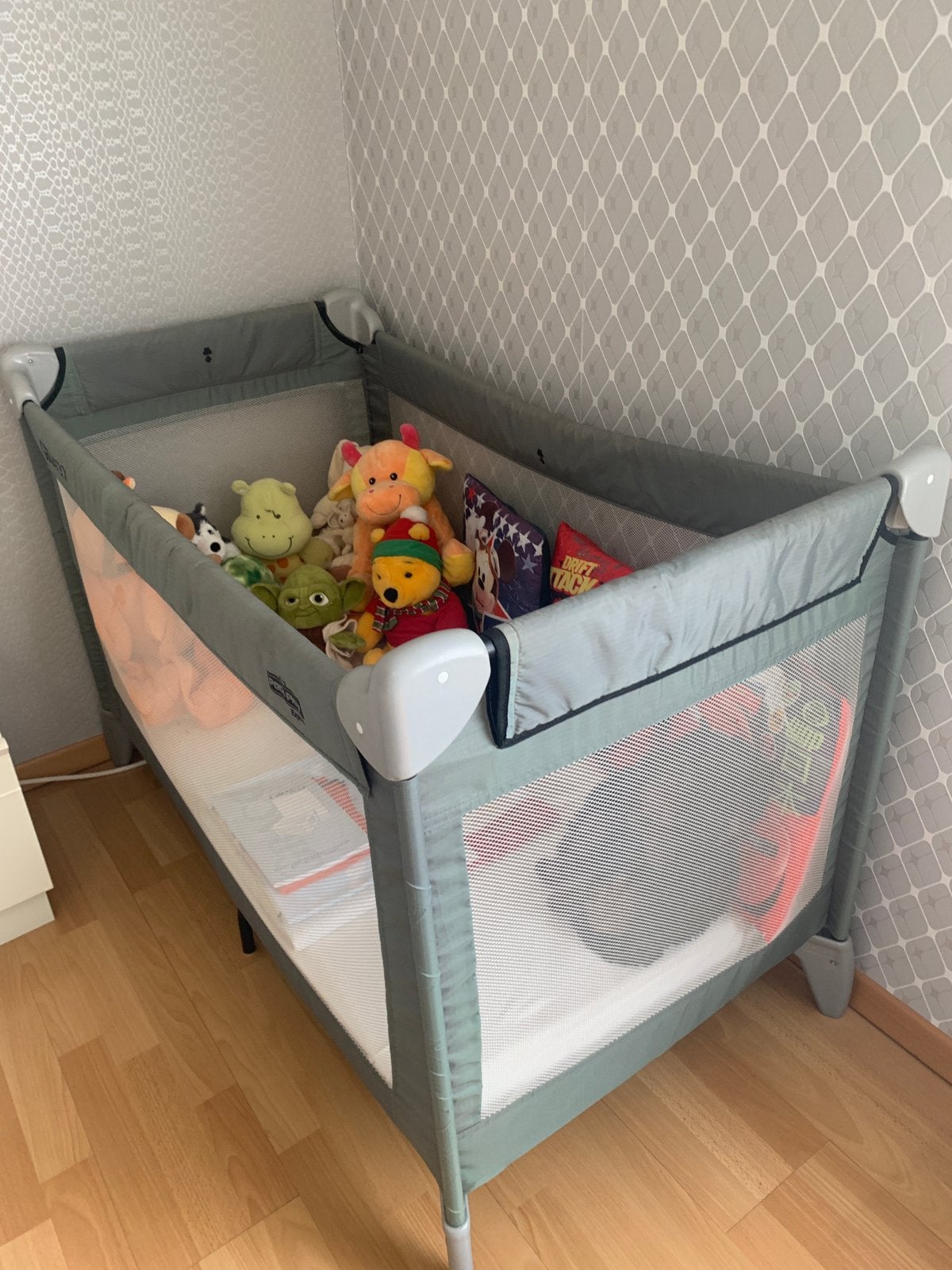 Reisbedje ,grijs Graco, Ophalen, Zo goed als nieuw, Matras