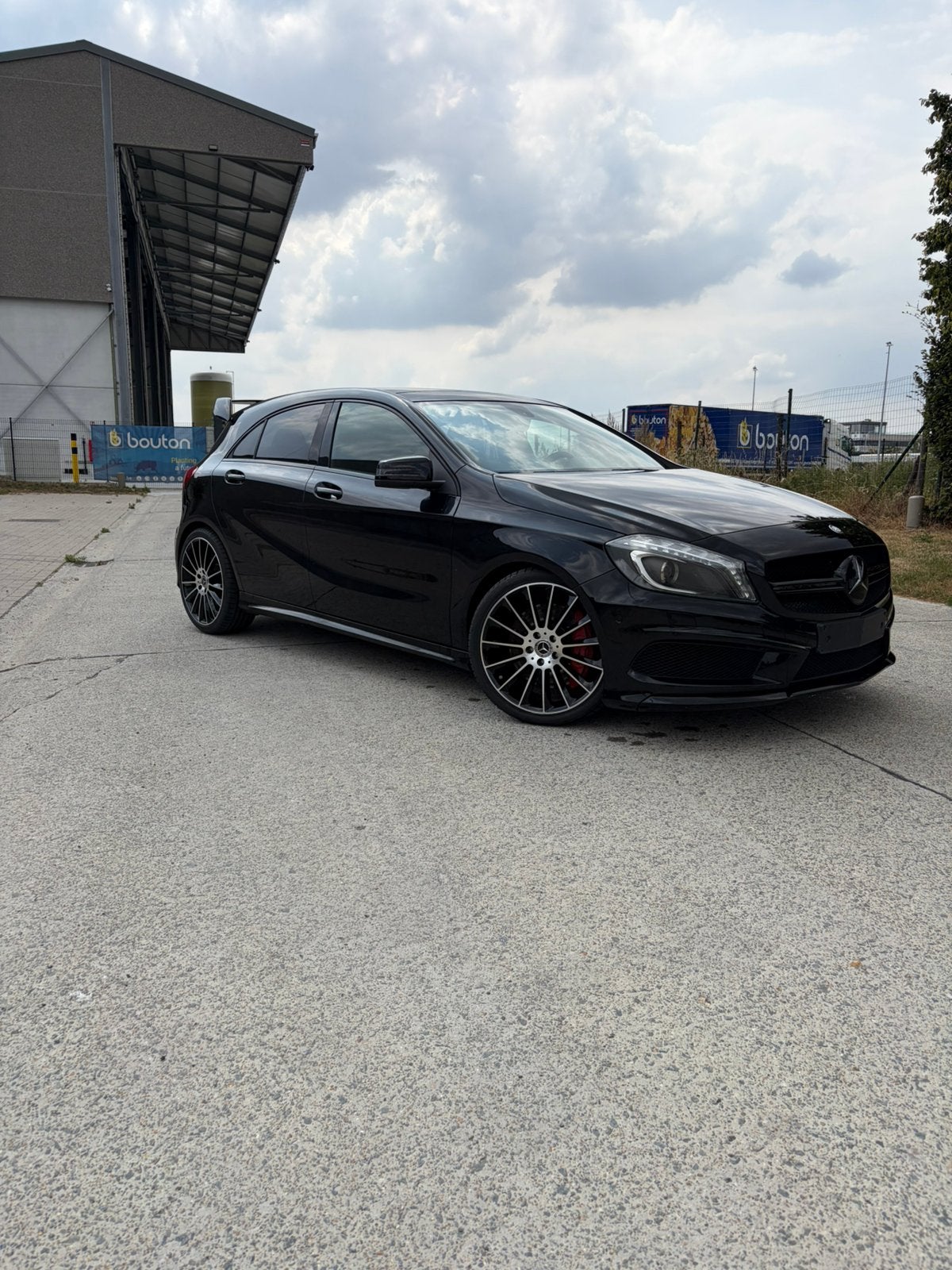 Mercedes-Benz A45 AMG 4MATIC, Auto's, Automaat, 4 cilinders, Overige bekleding, Bi-Xenon koplampen