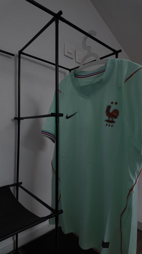 Maillot de football, Enlèvement, Neuf