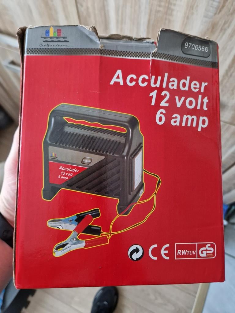 Chargeur de batterie 12V 6A — Caribbean Dreams, Enlèvement ou Envoi