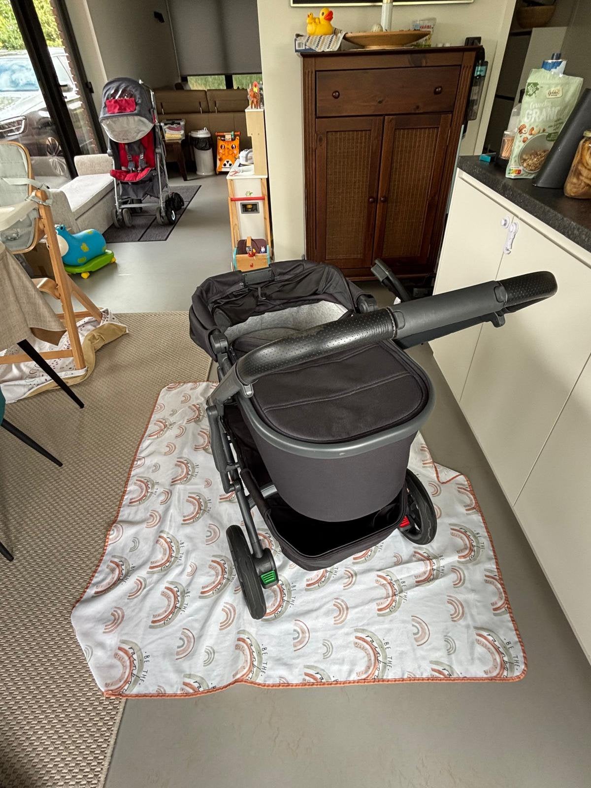 UPPAbaby CRUZ V2 Jake Black, Enlèvement, Comme neuf, Ombrelle