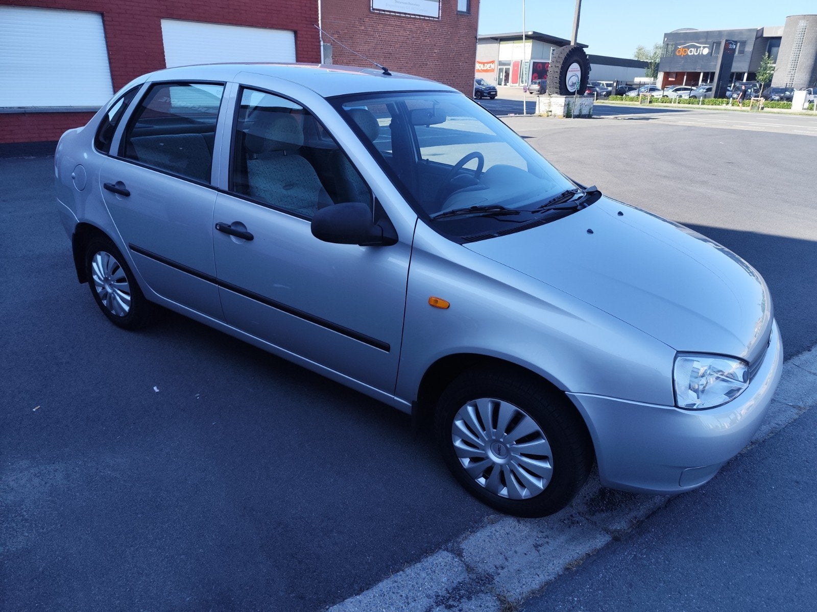 Nouvelle Lada Kalina 1118 à peine 24dkm En parfait état 1600, Autos, Caméra de recul, Achat, Particulier, Kalina